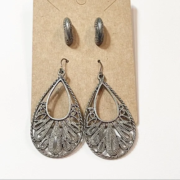 Set of Two Vintage Silver Tone Earrings - Picture 1 of 6